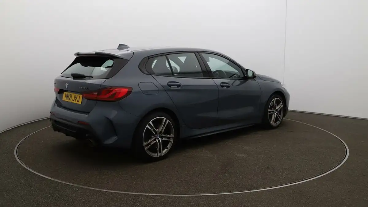 2021-bmw-1-series-20-m135i-xdrive-big-51