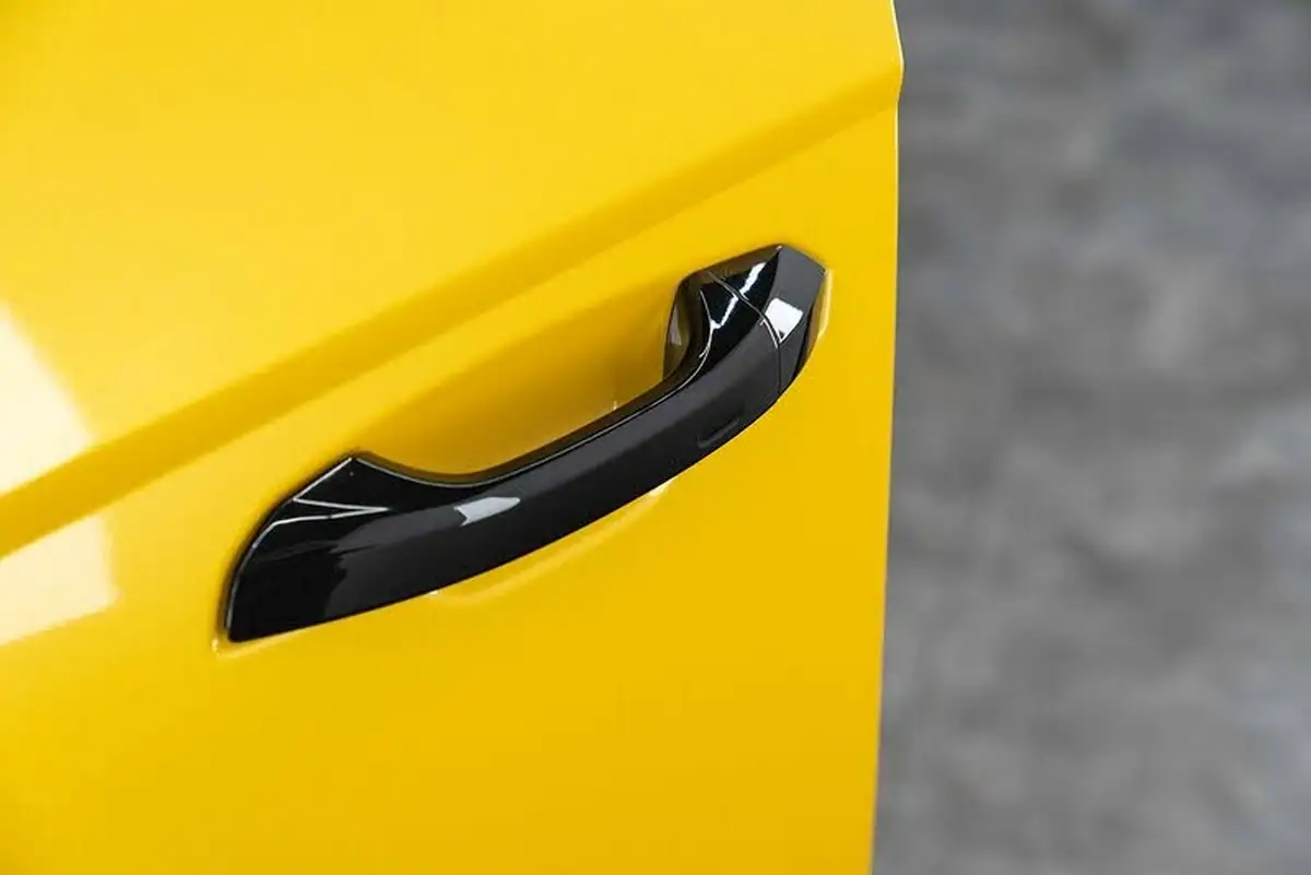 2023-lamborghini-urus-40-no-trim-big-49