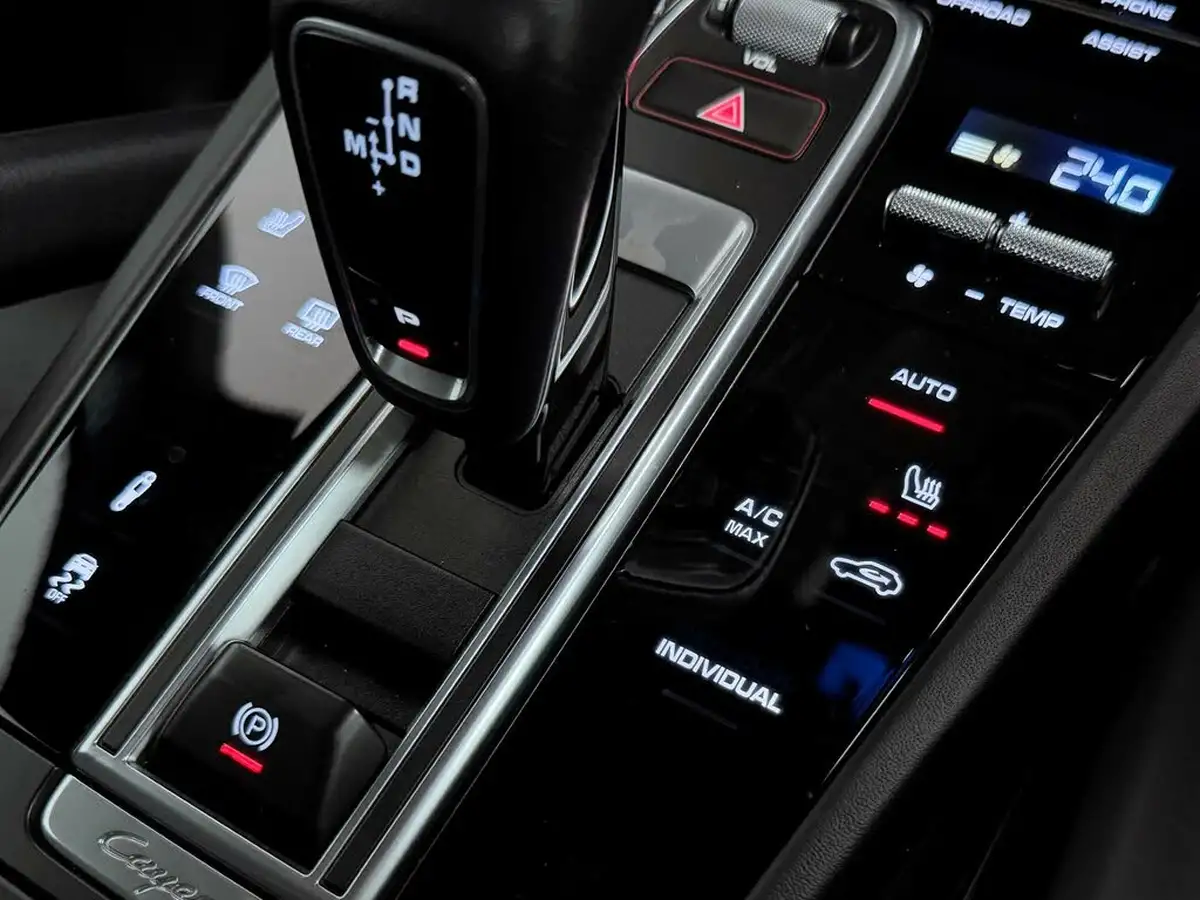 2020-porsche-cayenne-40-v8-turbo-s-e-hybrid-station-wagon-big-54