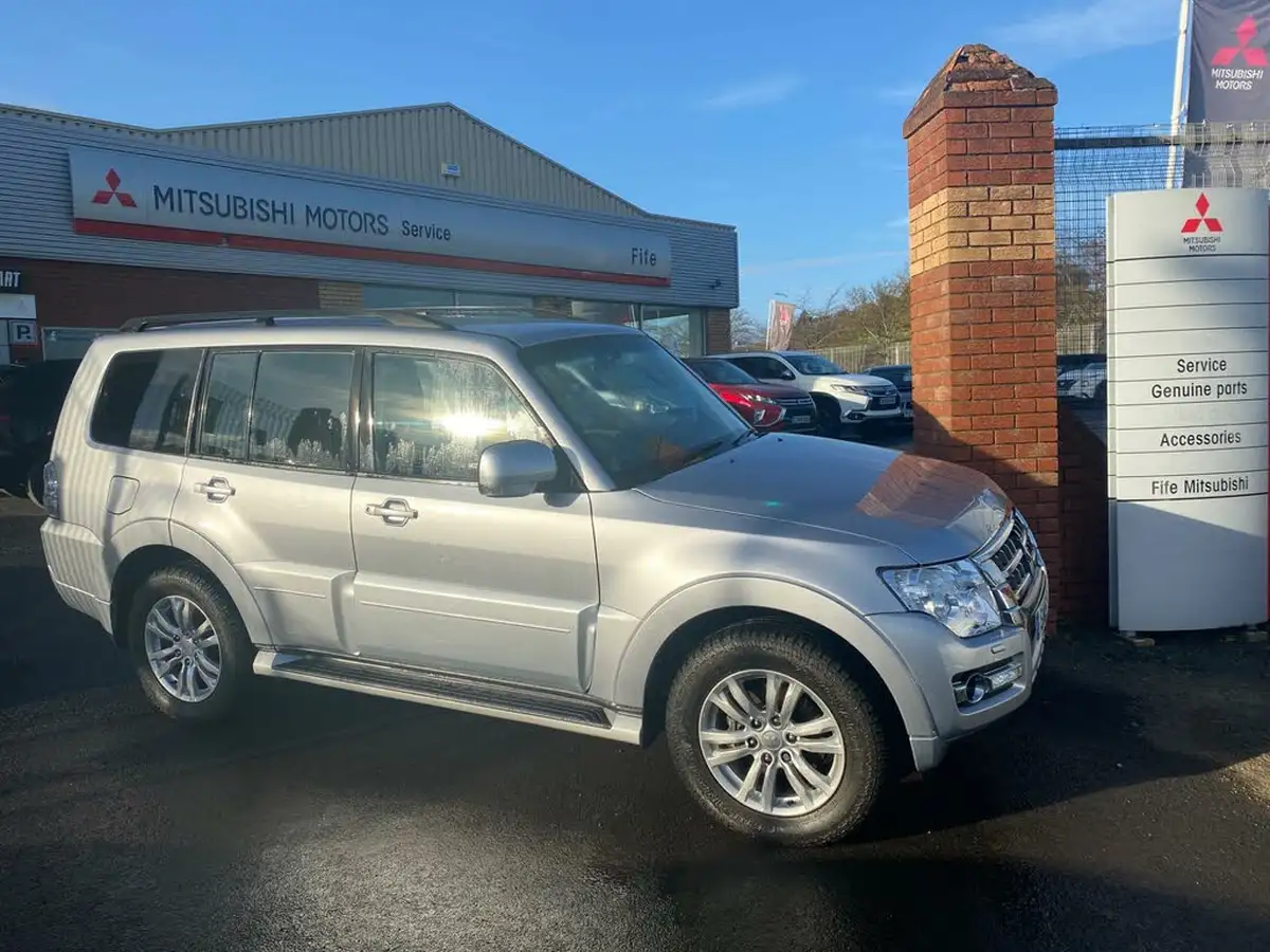 2015-mitsubishi-shogun-32td-sg2-197bhp-4x4-station-wagon-5d-big-6