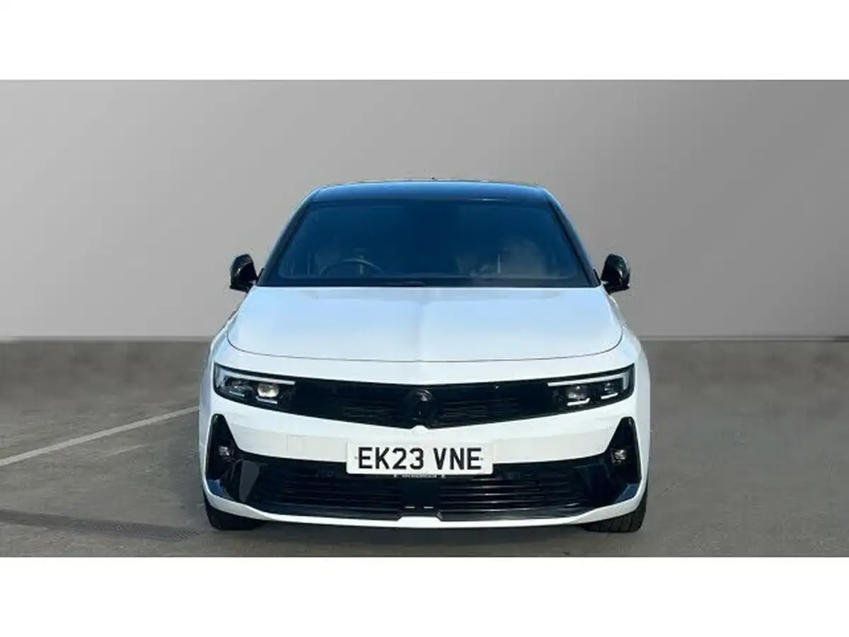 2023-vauxhall-astra-16-gse-225ps-hatchback-big-2