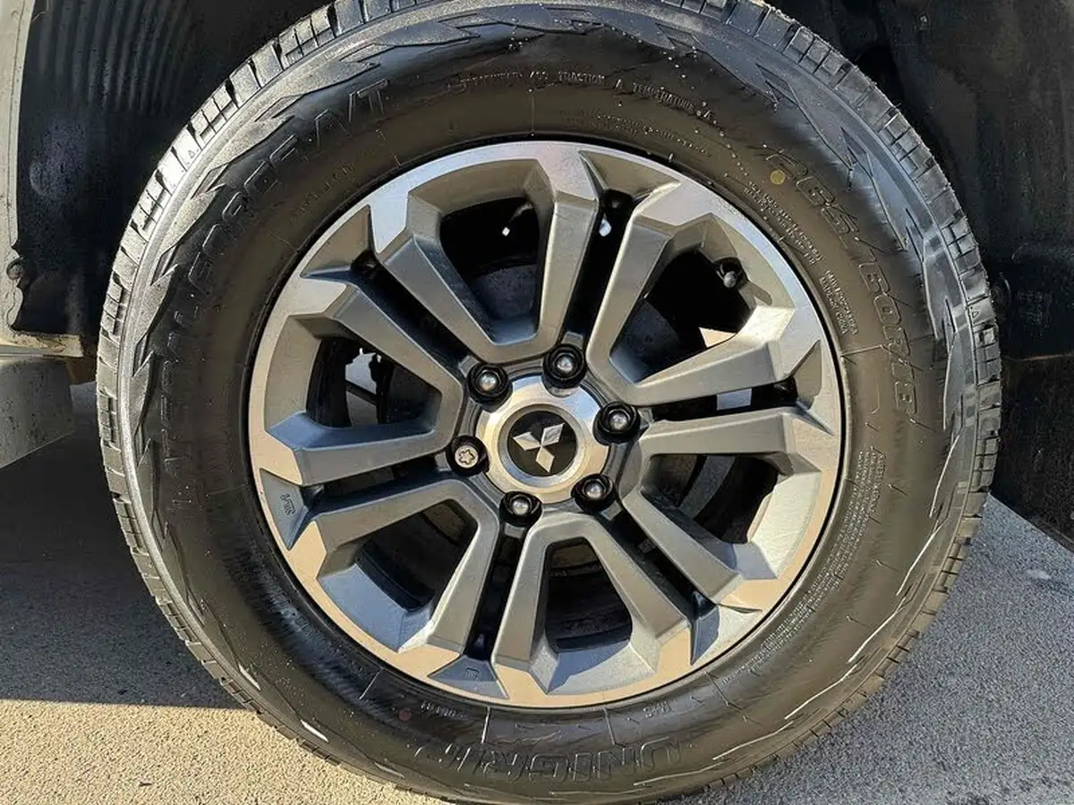 2019-mitsubishi-l200-22di-d-warrior-auto-big-25