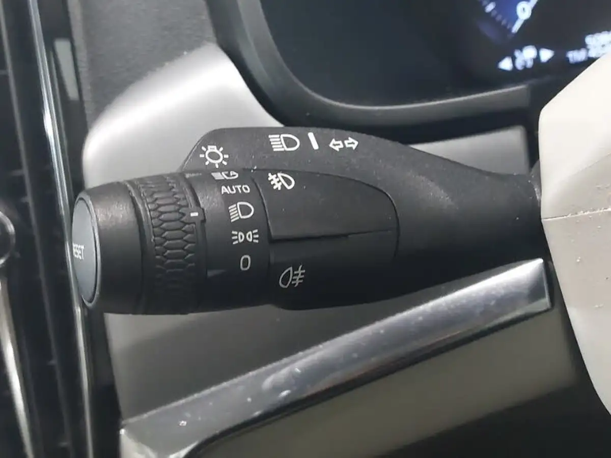 2020-volvo-s90-20-t4-momentum-plus-big-13