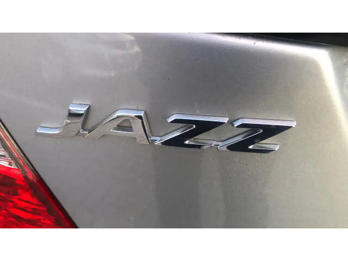 2019-honda-jazz-13-i-vtec-se-navi-cvt-big-36