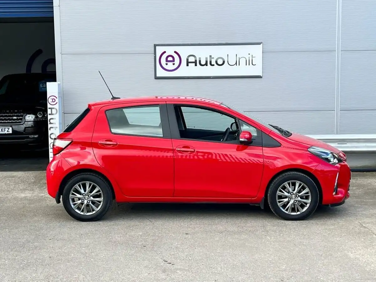 2020-toyota-yaris-15-vvt-i-icon-111bhp-1496cc-cvt-big-25