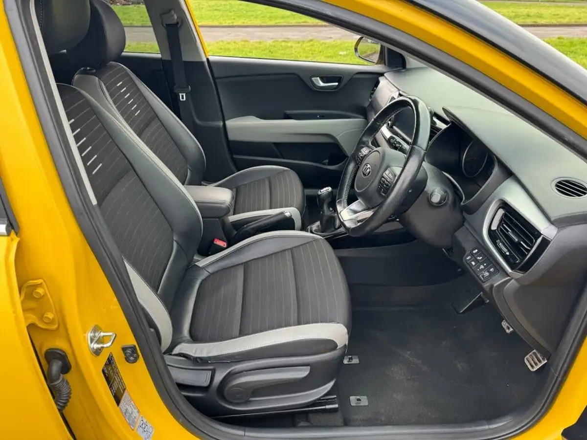2017-kia-stonic-10-t-gdi-first-edition-big-8