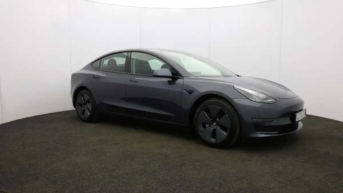 2020-tesla-model-3-e-long-range-big-42