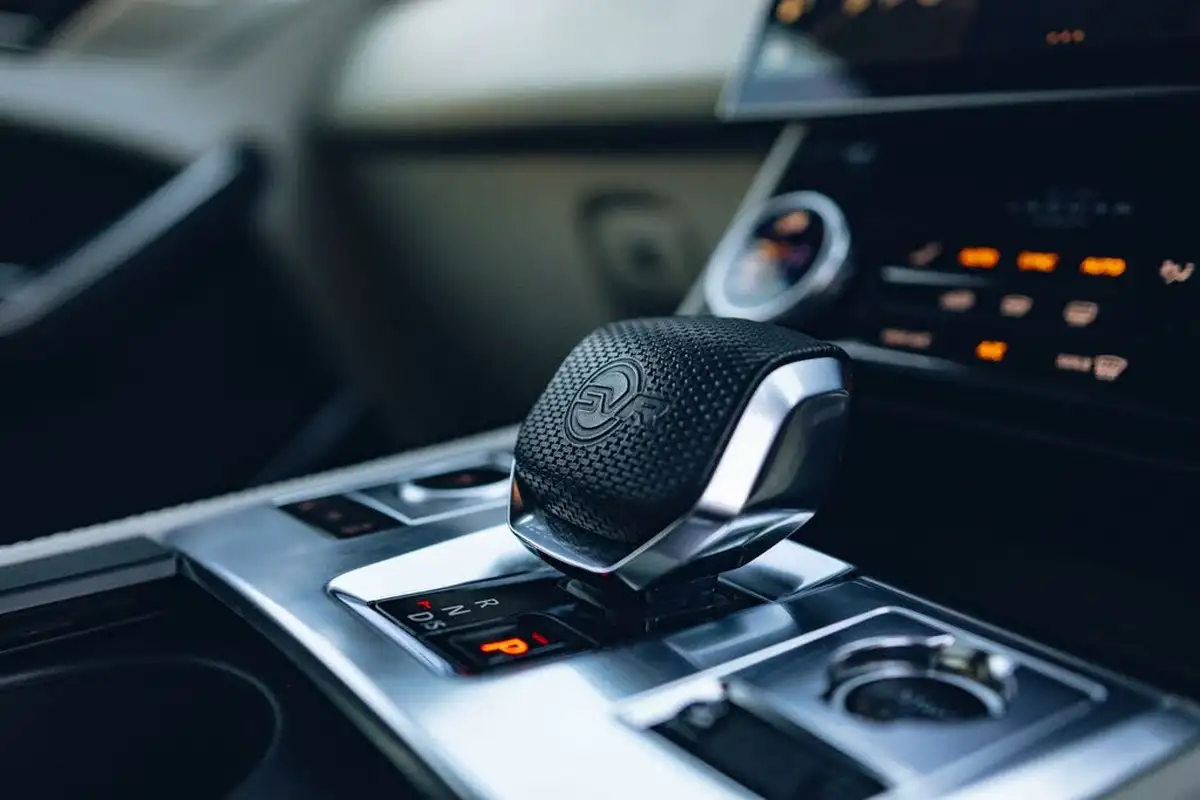 2021-jaguar-f-pace-50-v8-svr-big-31