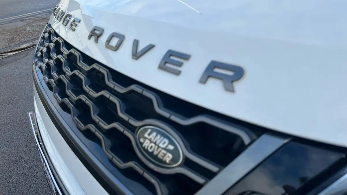 2021-land-rover-range-rover-evoque-15-p300e-r-dynamic-s-big-26