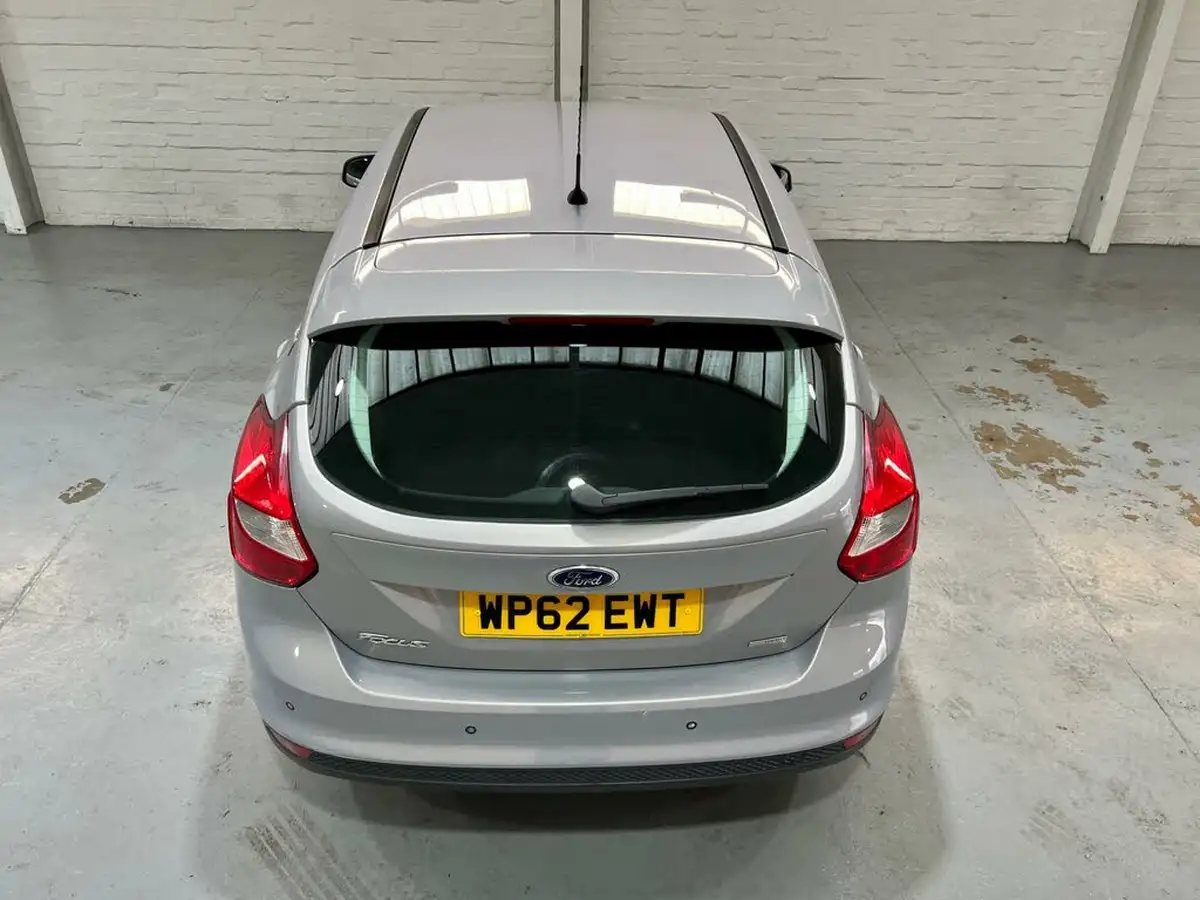 2013-ford-focus-16td-titanium-hatchback-big-34