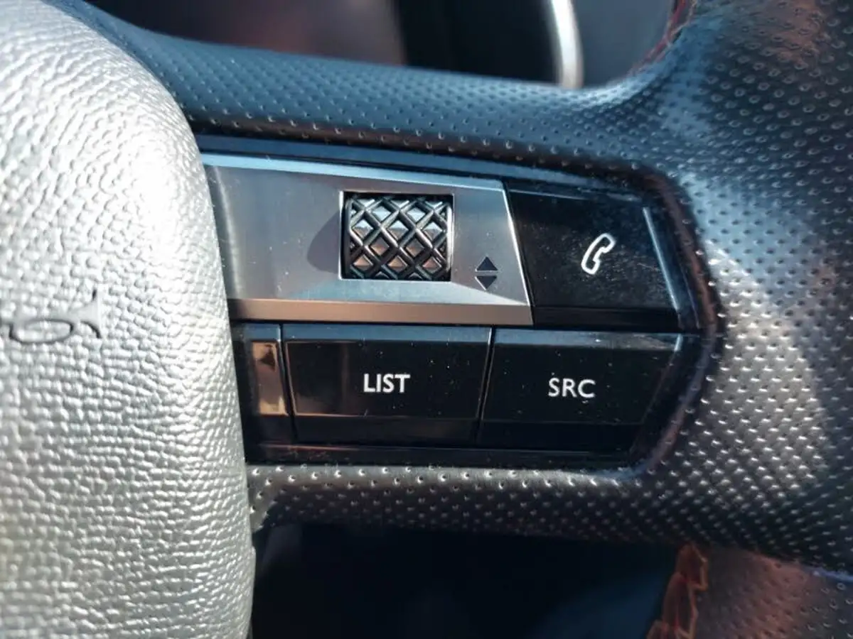 2019-ds-ds-7-crossback-12-puretech-performance-line-ss-big-12