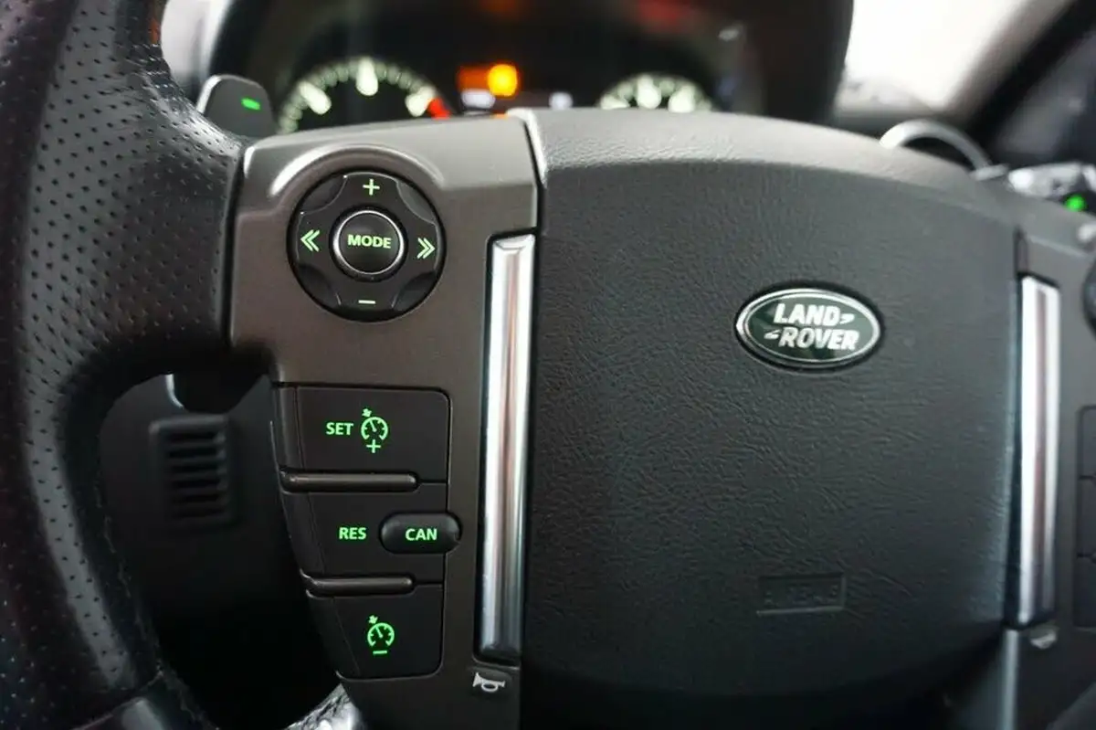 2015-land-rover-discovery-4-30-sd-v6-hse-lux-big-36
