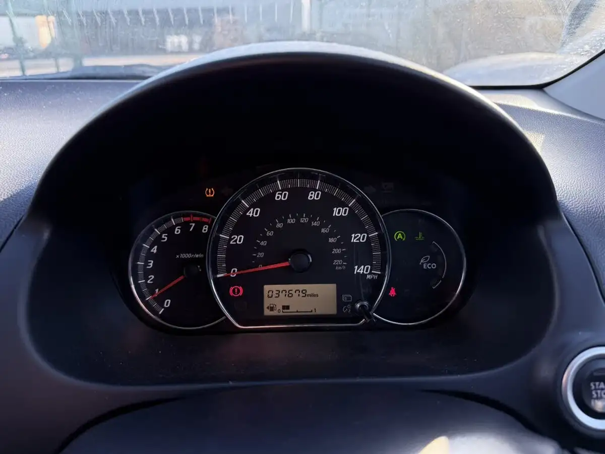 2016-mitsubishi-mirage-12-juro-big-32