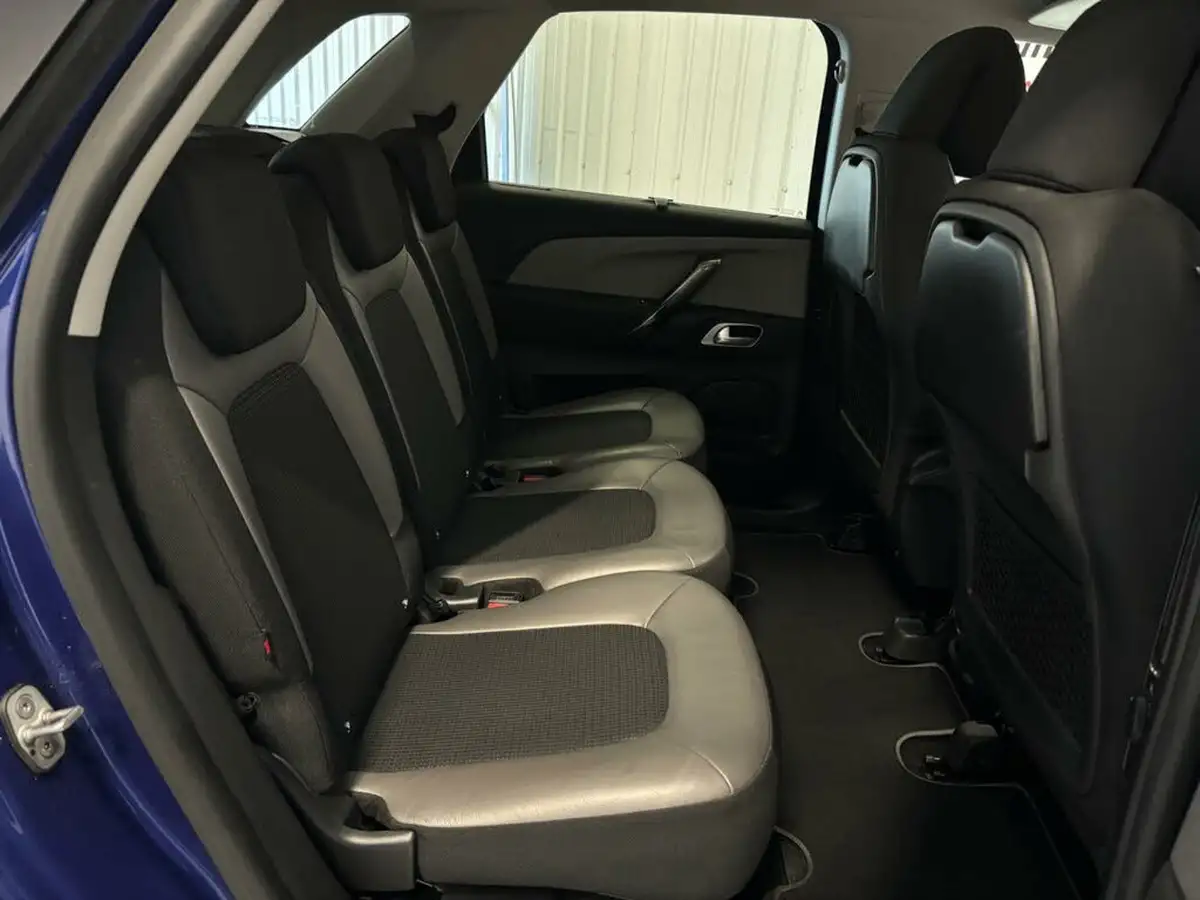 2017-citroen-c4-picasso-16bluehdi-flair-big-14