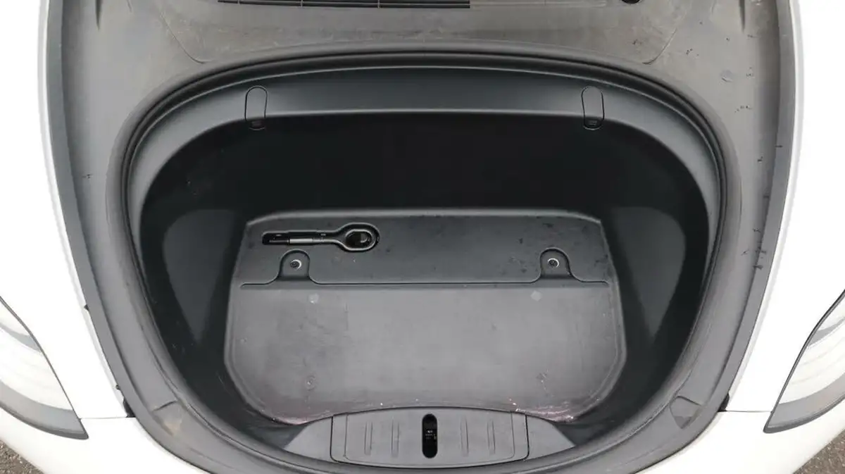 2019-tesla-model-3-e-standard-plus-big-19