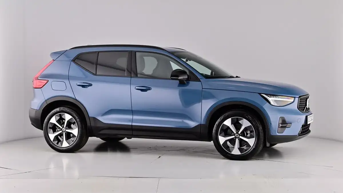 2023-volvo-xc40-20-b3-plus-big-79
