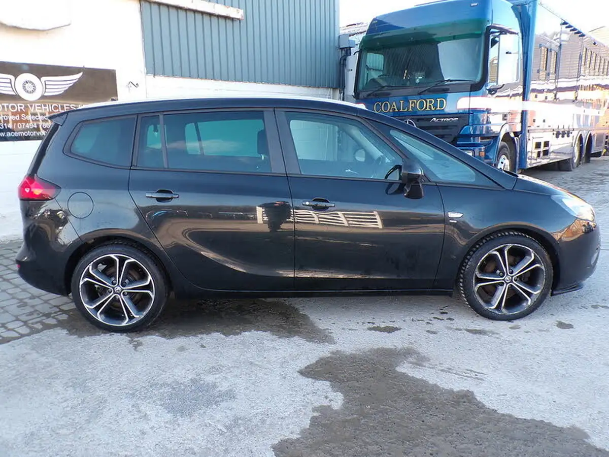 2013-vauxhall-zafira-tourer-20cdti-sri-big-9