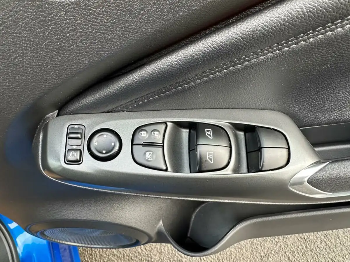 2024-nissan-juke-10-dig-t-n-connecta-dct-big-42