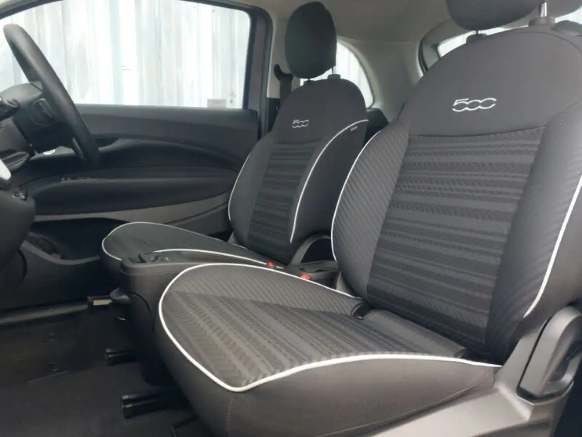 2022-fiat-500-e-action-big-11