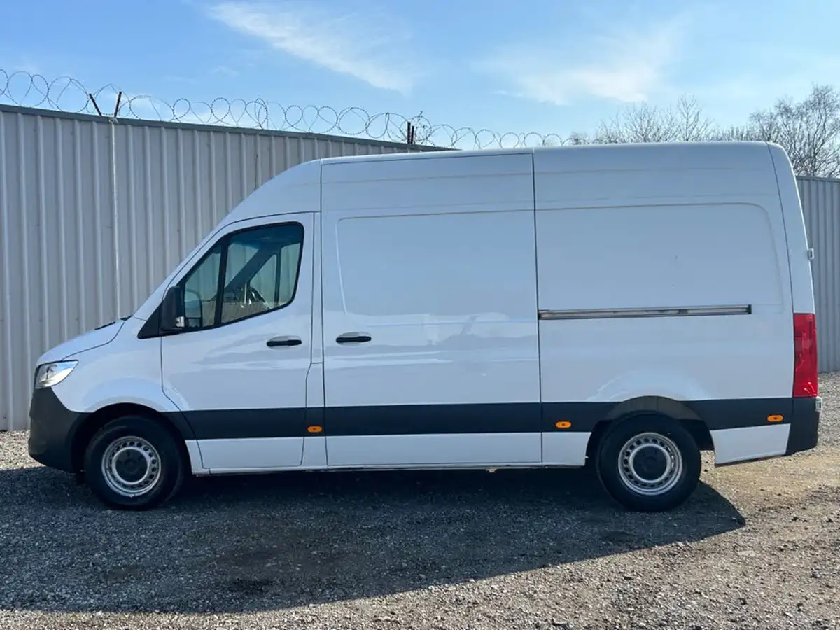 2020-mercedes-benz-sprinter-20cdi-315-l1h1-progressive-big-3