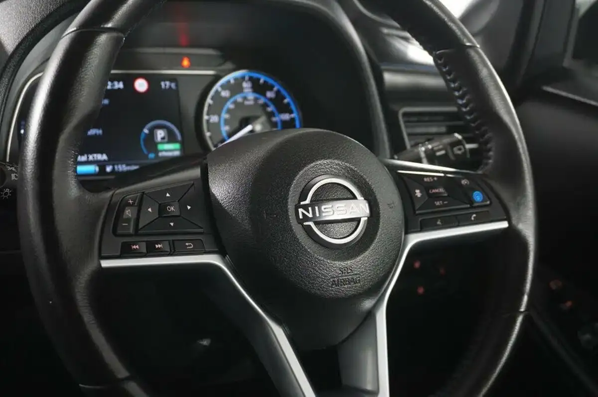 2023-nissan-leaf-e-tekna-39kwh-big-16