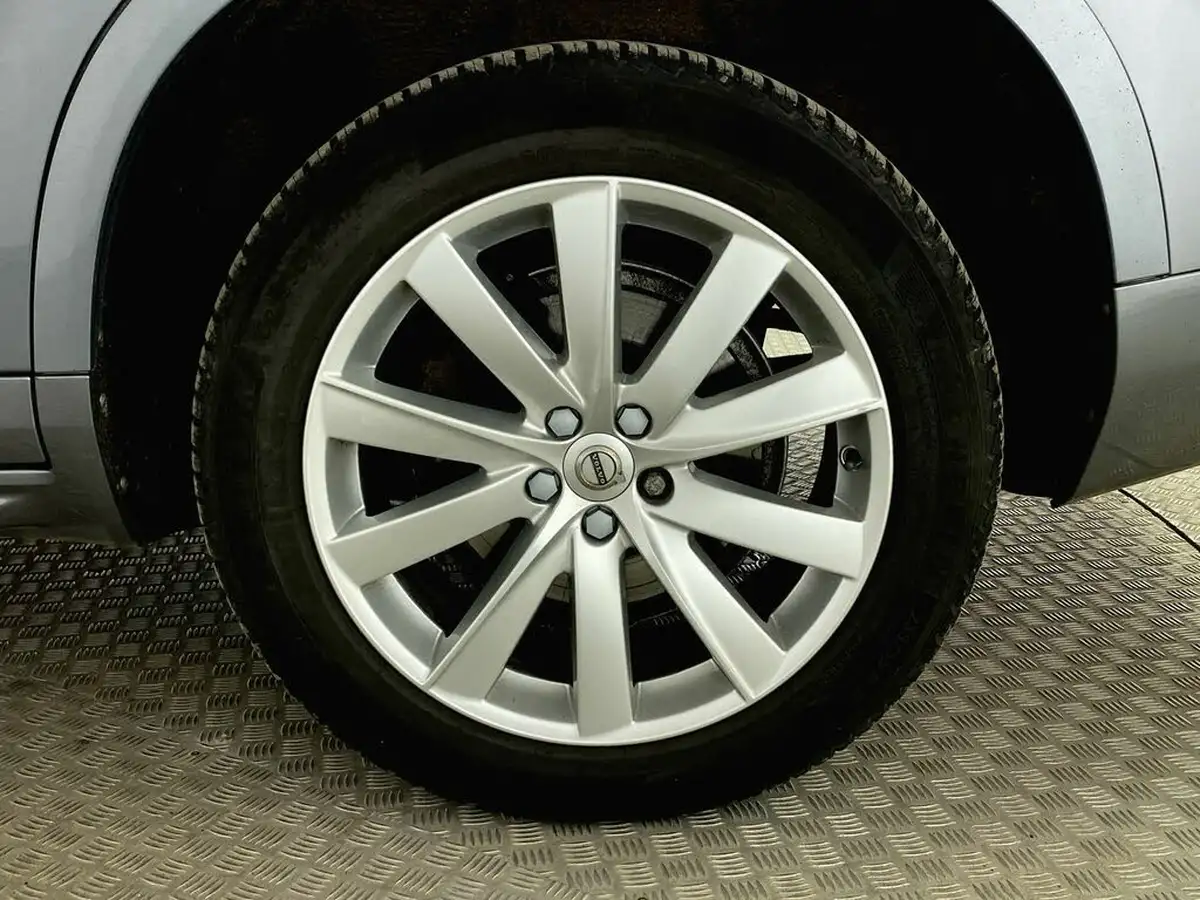 2016-volvo-xc90-20td-d5-momentum-big-11