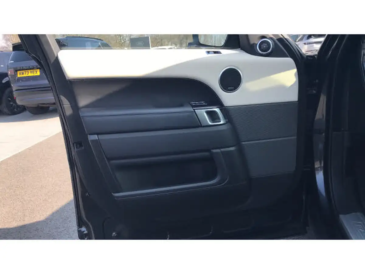 2022-land-rover-range-rover-sport-30-d300-hse-silver-big-28