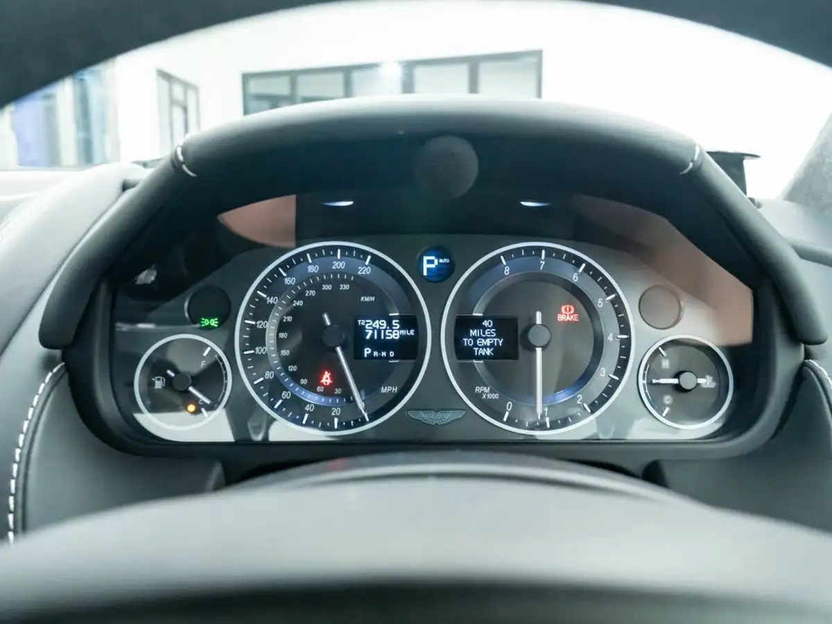 2009-aston-martin-dbs-60-touchtronic-big-30