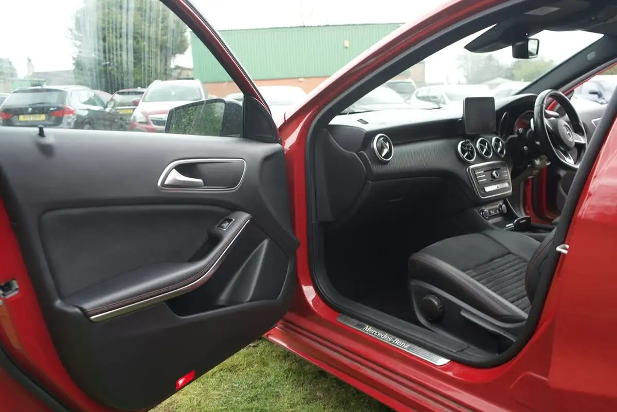 2016-mercedes-benz-a-class-21d-a200d-amg-line-136ps-premiumss-7g-dct-big-36