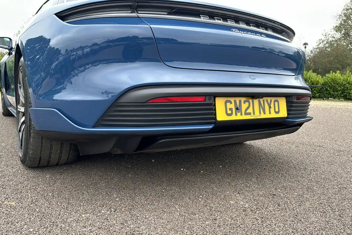 2021-porsche-taycan-e-4s-571ps-performance-battery-plus-big-28