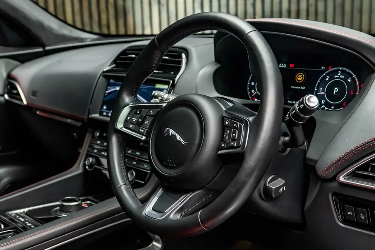 2019-jaguar-f-pace-20-i4d-chequered-flag-180ps-big-27