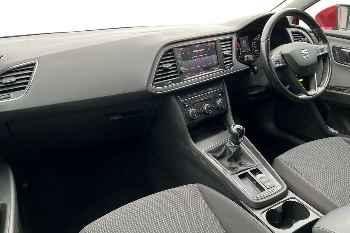 2018-seat-leon-10-tsi-se-dynamic-hatchback-big-1