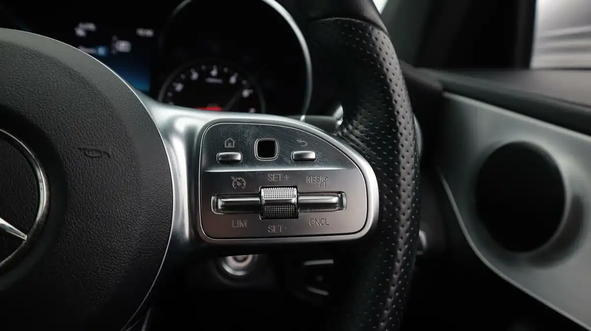 2019-mercedes-benz-c-class-20-c300-amg-line-coupe-2d-big-25