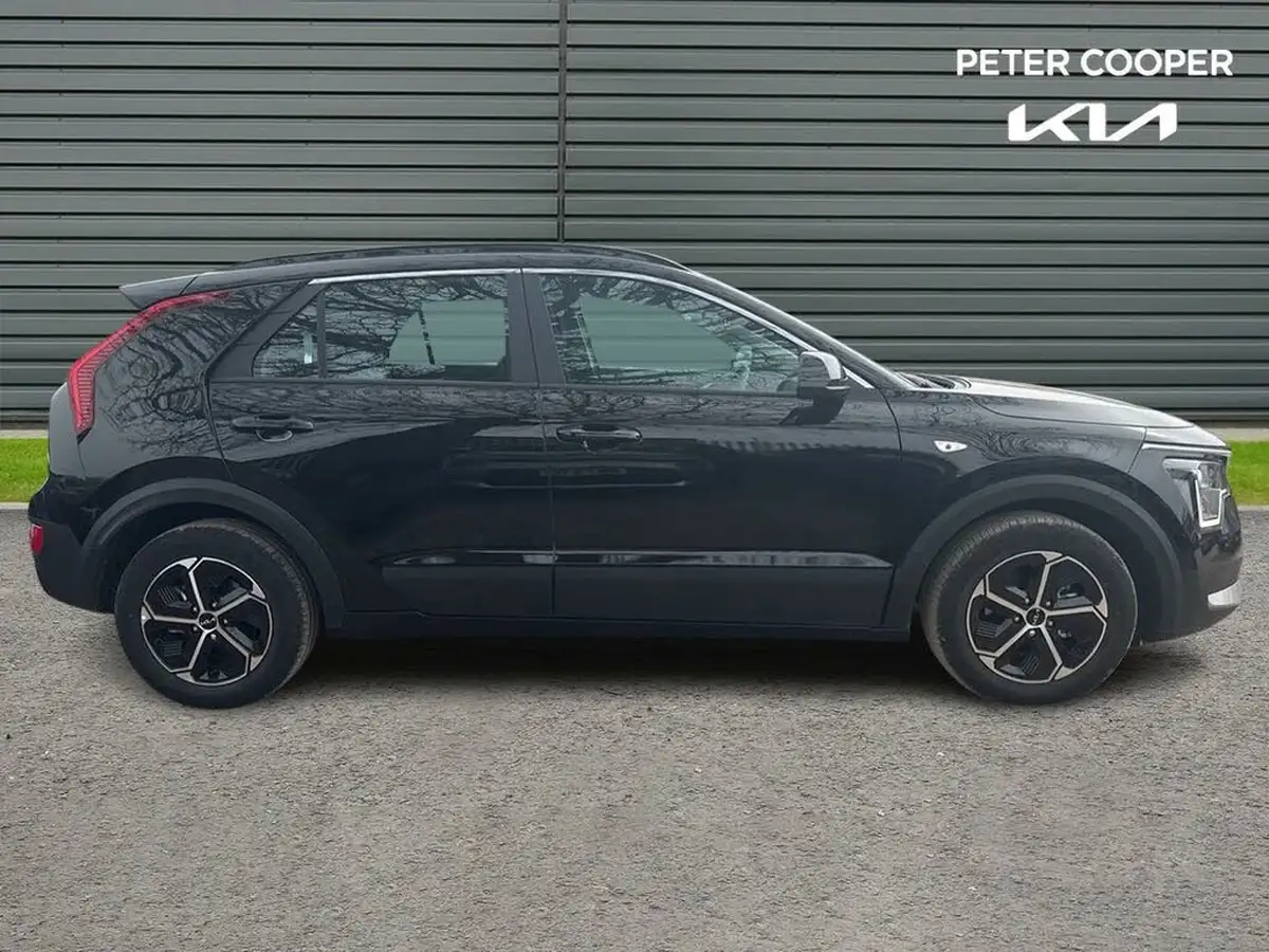 2024-kia-niro-16-gdi-139bhp-hev-132kwh-big-3