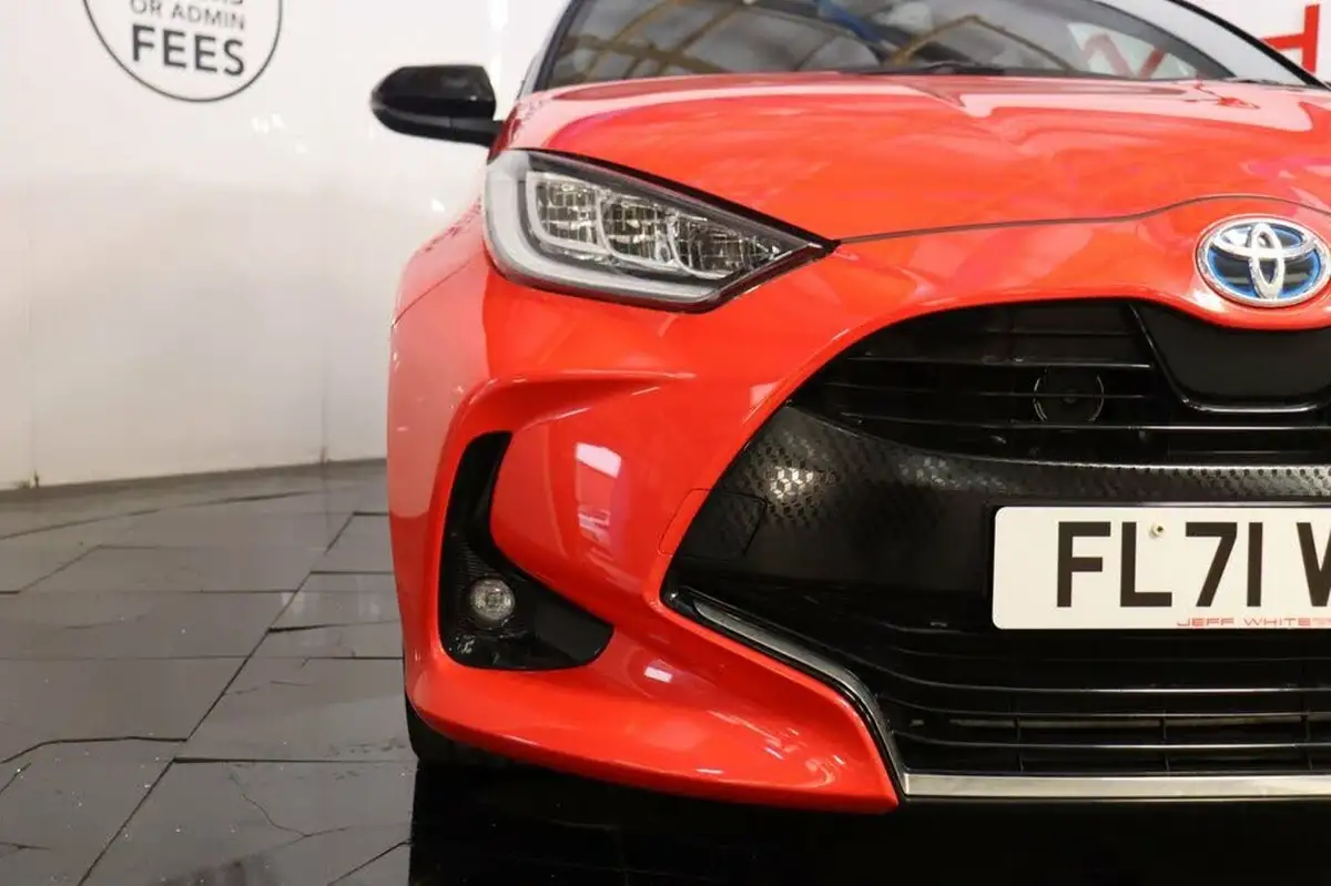 2021-toyota-yaris-15-vvt-i-launch-edition-big-17