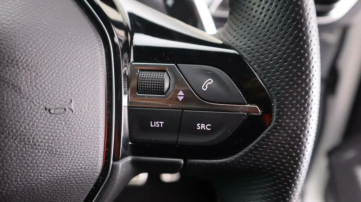 2021-peugeot-3008-suv-12-puretech-gt-eat8-big-24