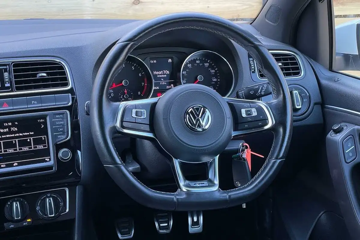 2017-volkswagen-polo-12-tsi-r-line-ss-5d-big-32
