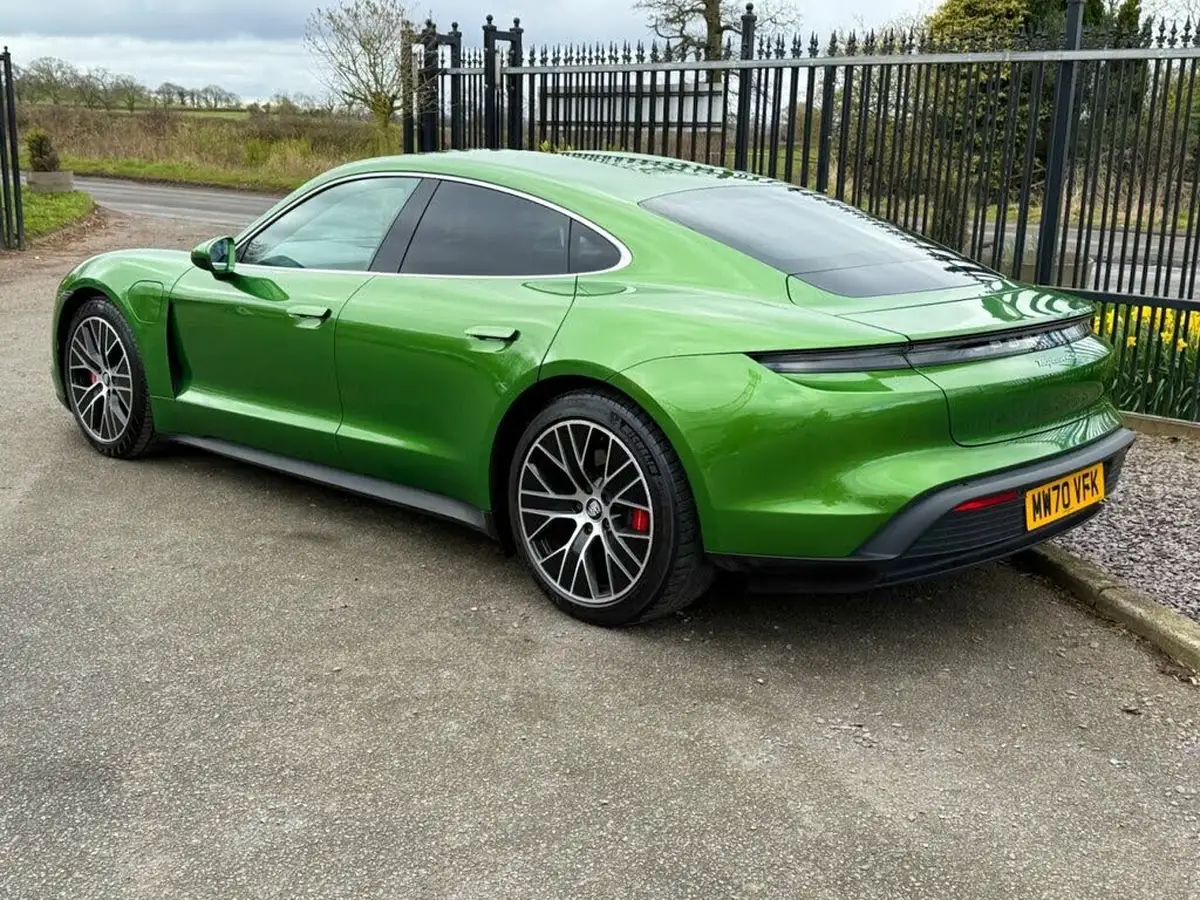 2021-porsche-taycan-e-4s-530ps-big-5