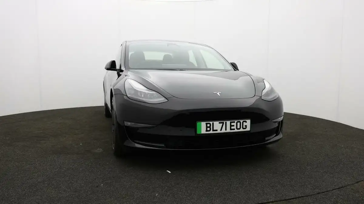 2022-tesla-model-3-e-long-range-big-51