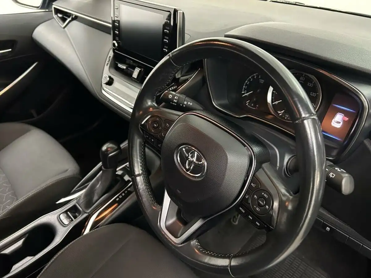2019-toyota-corolla-18-vvt-i-icon-trk-touring-sports-5d-big-15