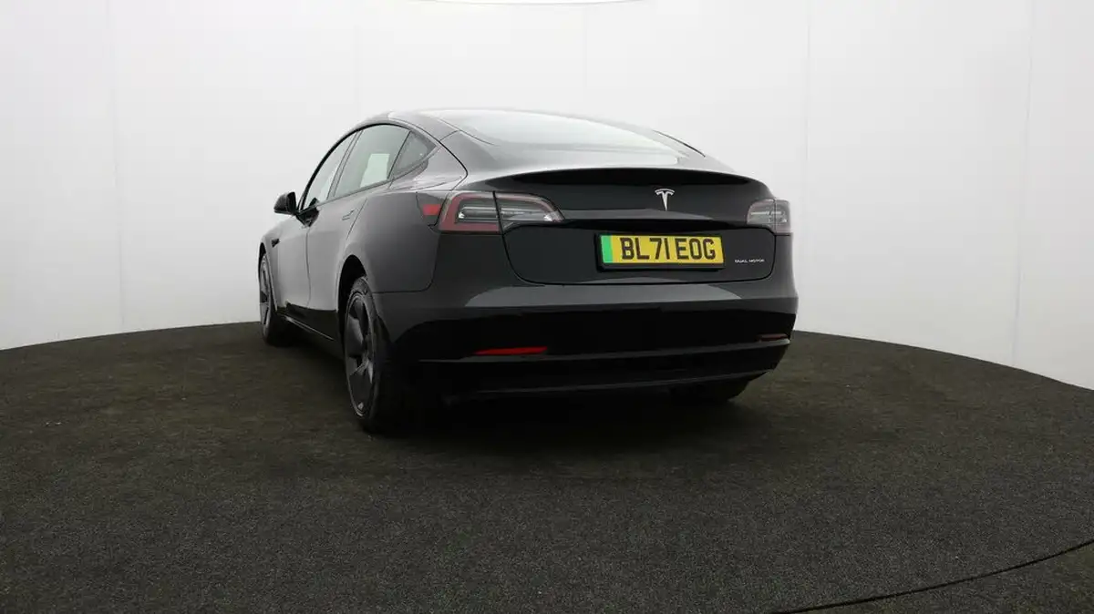 2022-tesla-model-3-e-long-range-big-79