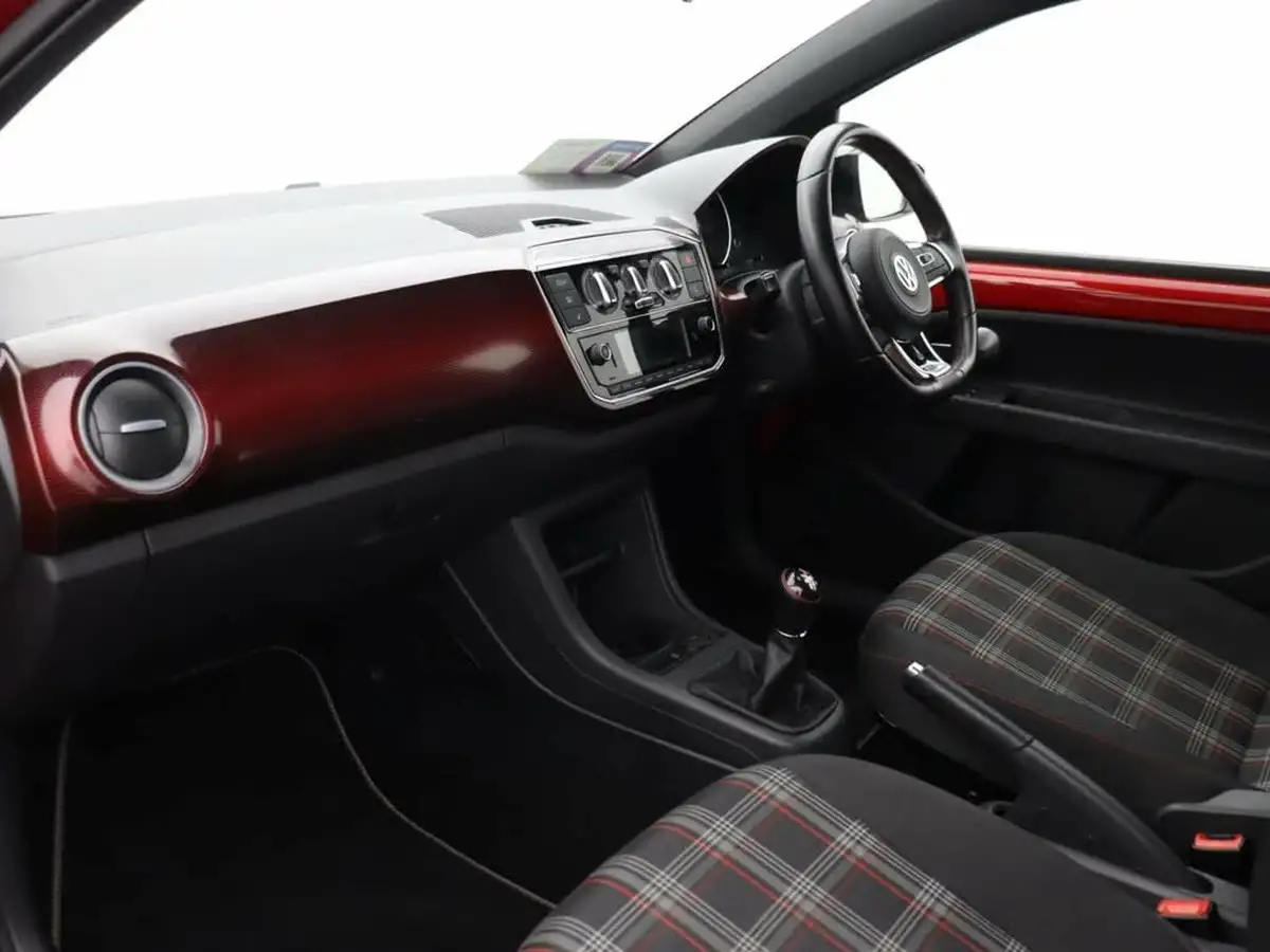 2018-volkswagen-up-10-gti-3d-big-10