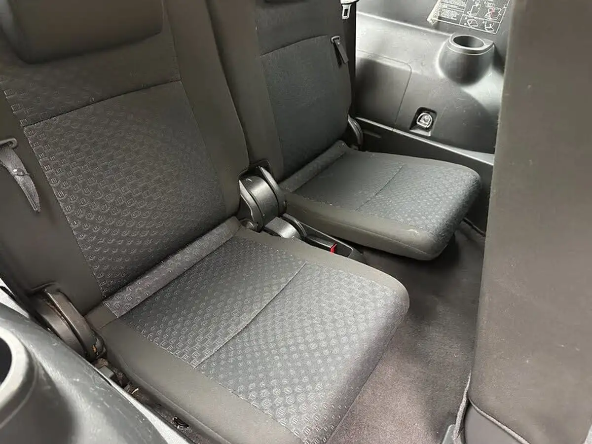 2009-toyota-verso-18-tr-big-12