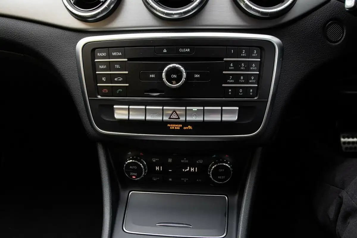 2019-mercedes-benz-cla-16-cla-180-amg-line-edition-coupe-4d-big-29