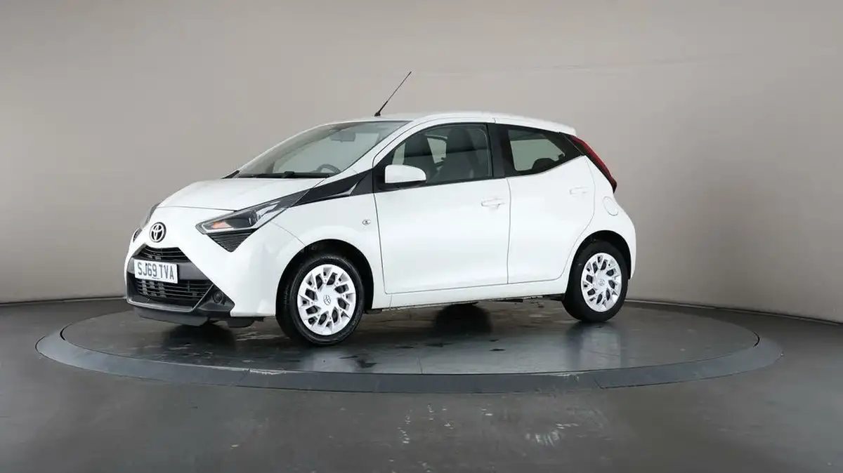 2019-toyota-aygo-10-vvt-i-x-play-tss-x-shift-big-32