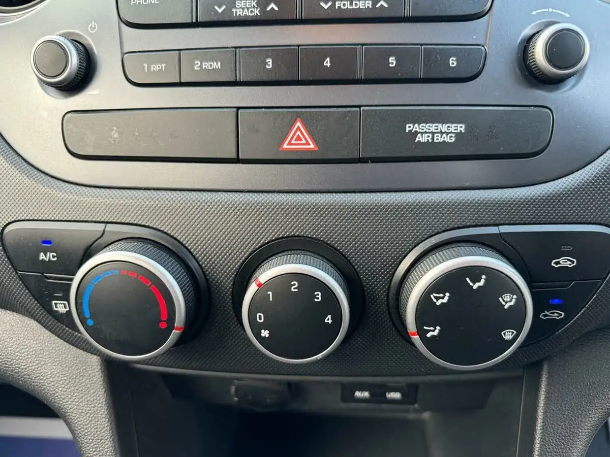 2018-hyundai-i10-10-se-67ps-big-13