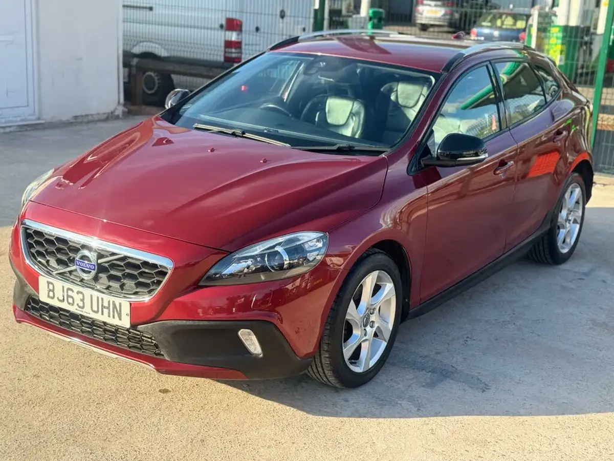 2013-volvo-v40-16td-d2-cross-country-lux-big-5