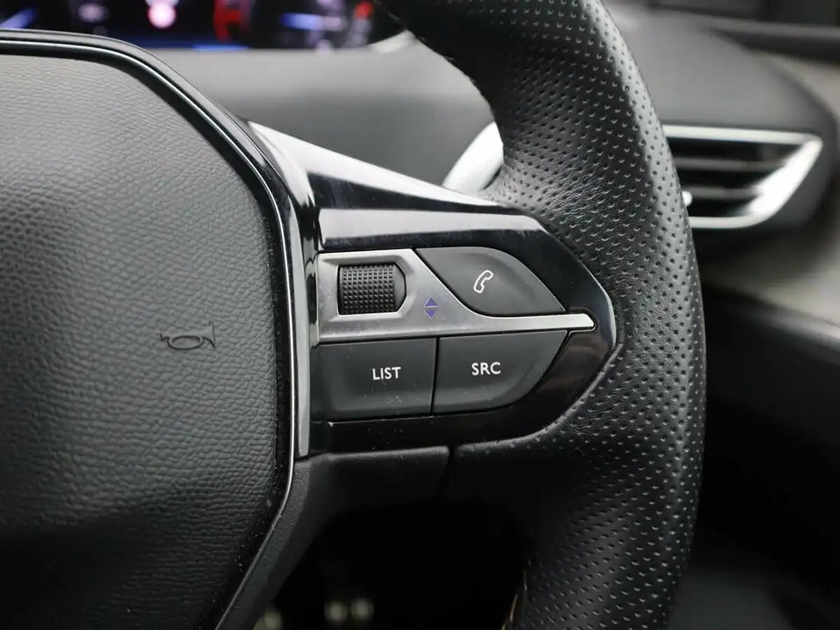 2022-peugeot-3008-suv-12-puretech-gt-big-7