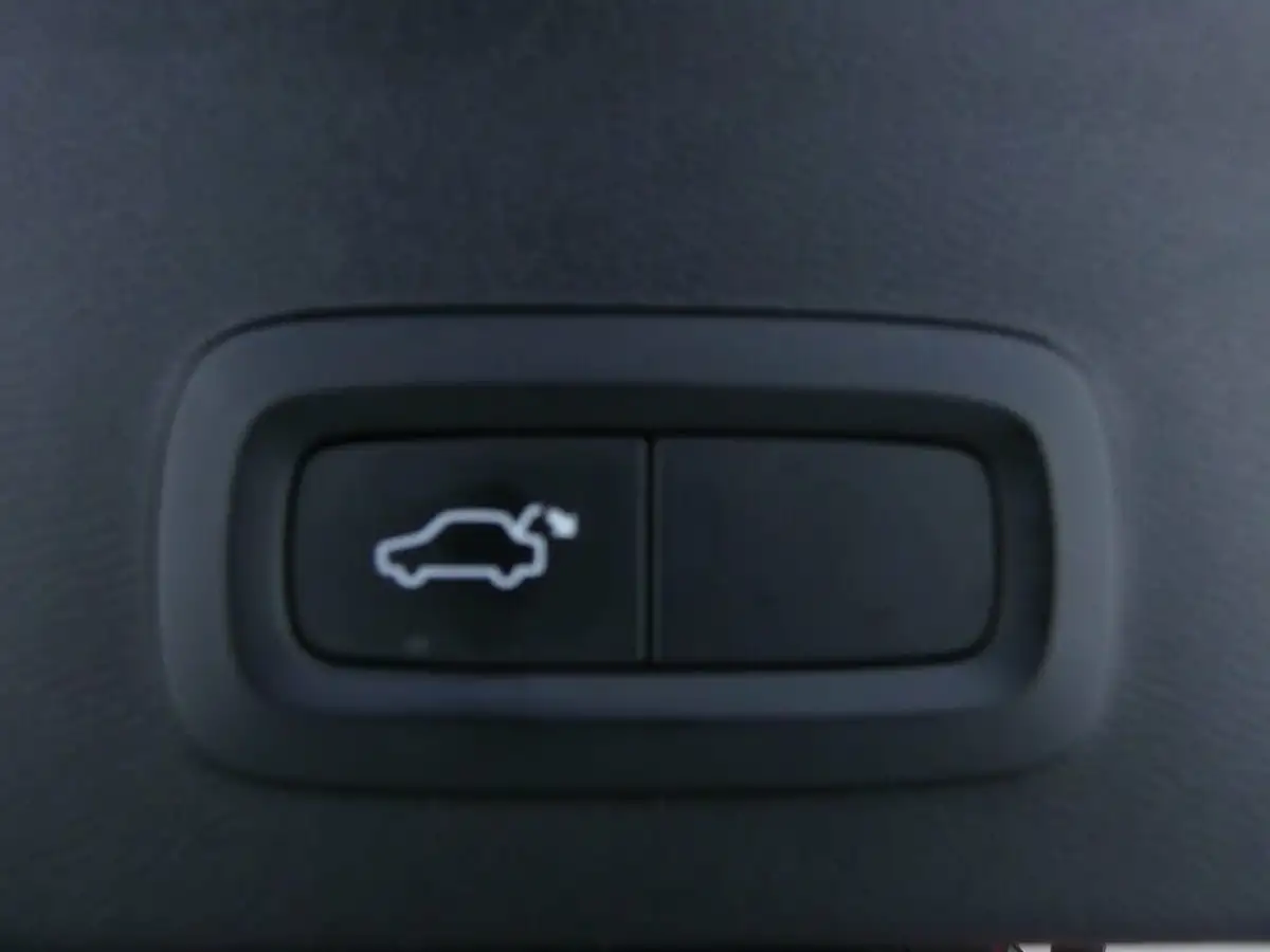 2020-volvo-xc40-15-t5-r-design-pro-plug-in-hybrid-big-22