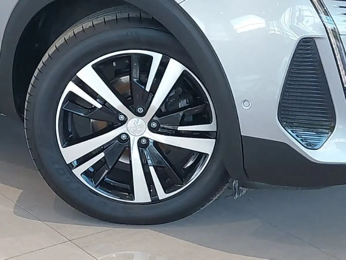 2023-peugeot-3008-suv-12-puretech-gt-130bhp-ss-eat8-big-8